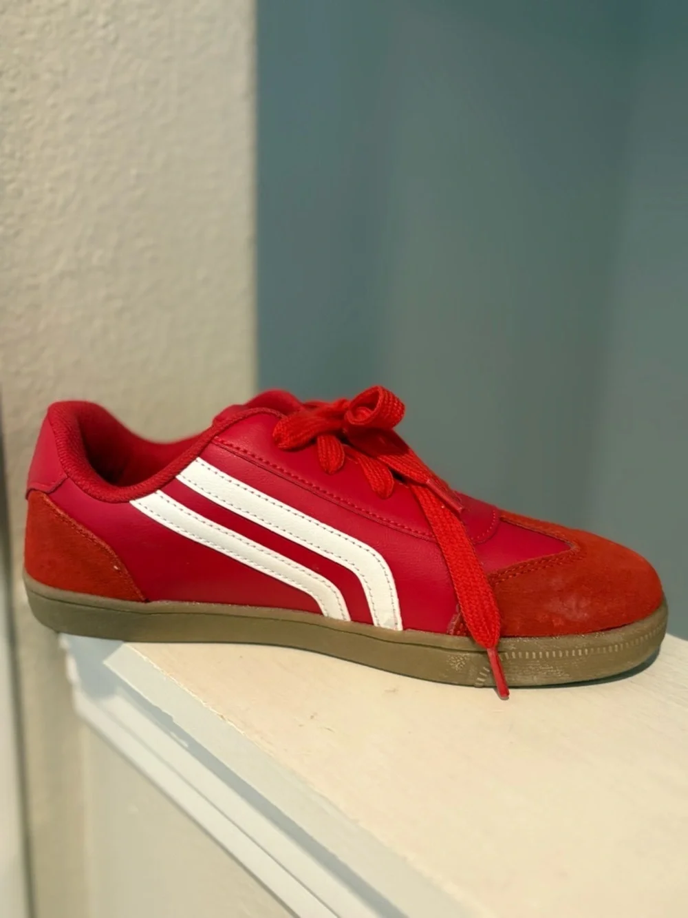 Kids' Boston Red Court Sneakers - Cat & Jack Youth Big Kid Size 6 New W/O Tags